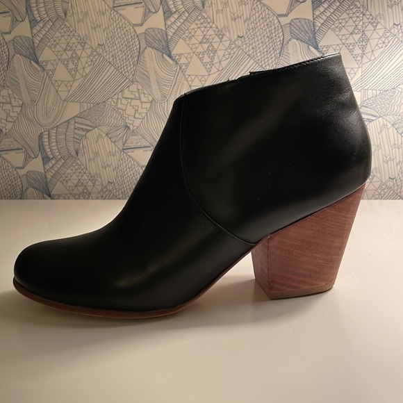 Fortress of Inca black booties in size 37, ‘Adriano Coco.’ Never been worn. - Picture 4 of 5